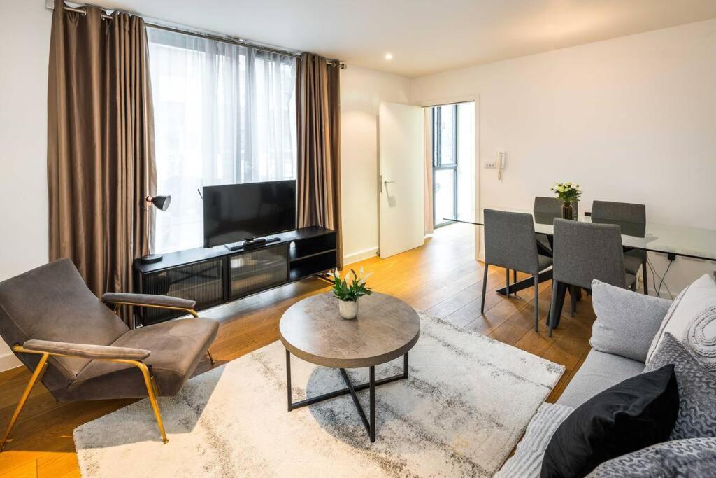 Apartamento Chic And Spacious Flat Near Bond Street Londres Exterior foto