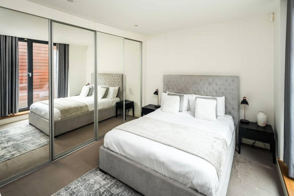 Apartamento Chic And Spacious Flat Near Bond Street Londres Exterior foto