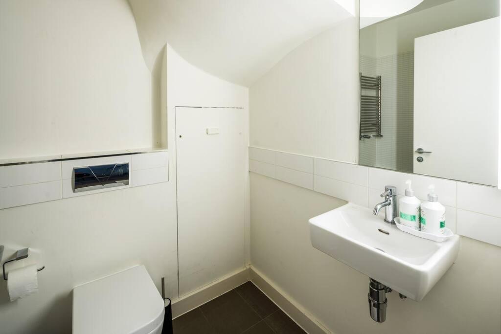 Apartamento Chic And Spacious Flat Near Bond Street Londres Exterior foto