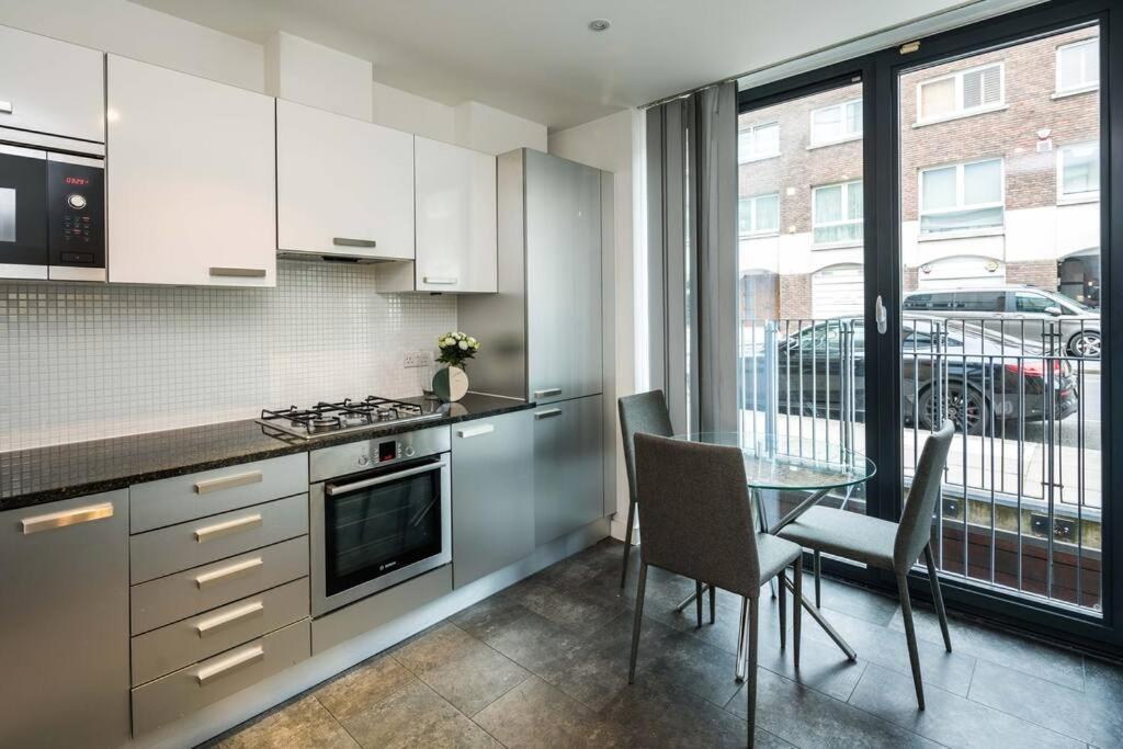 Apartamento Chic And Spacious Flat Near Bond Street Londres Exterior foto